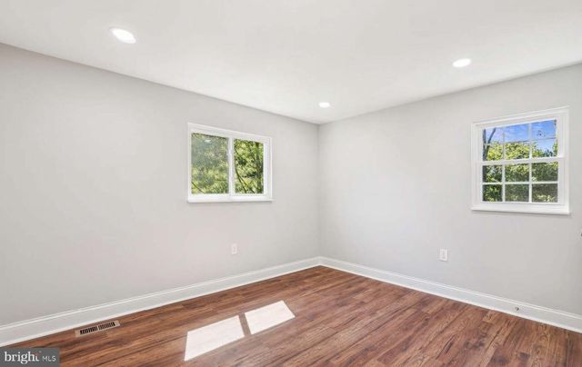 7081 LEEWOOD FOREST DR, Springfield, VA 22151