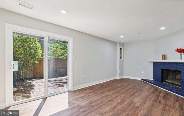 7081 LEEWOOD FOREST DR, Springfield, VA 22151