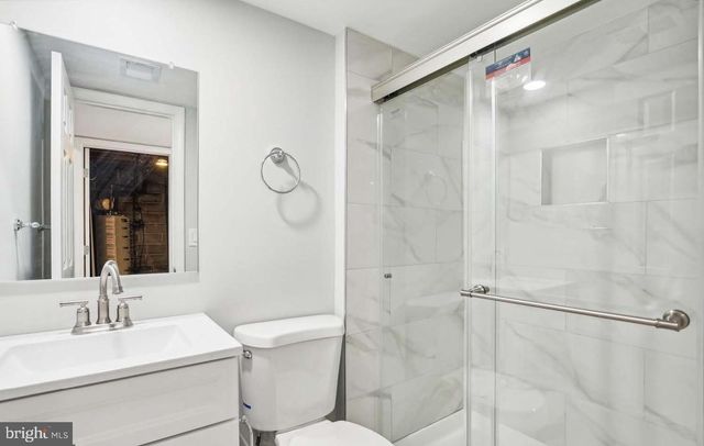 7081 LEEWOOD FOREST DR, Springfield, VA 22151
