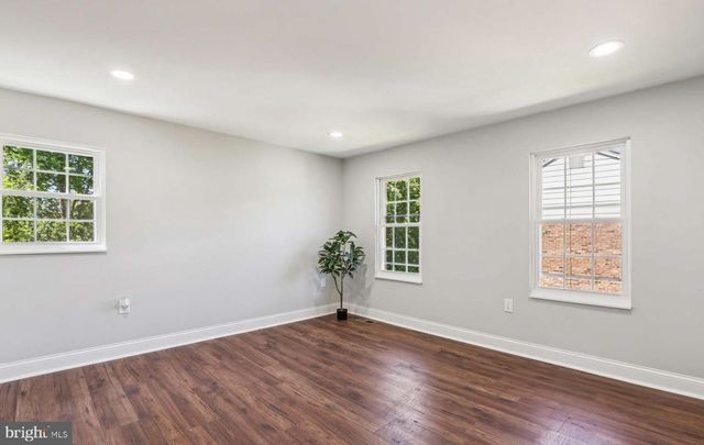 7081 LEEWOOD FOREST DR, Springfield, VA 22151