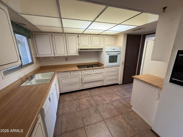 20402 N 124TH Drive, Sun City West, AZ 85375