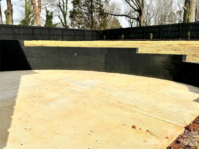 5635 Ruth Drive, Charlotte, NC 28215
