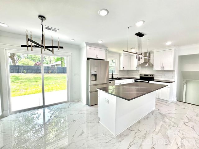 5635 Ruth Drive, Charlotte, NC 28215