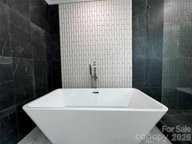 5635 Ruth Drive, Charlotte, NC 28215