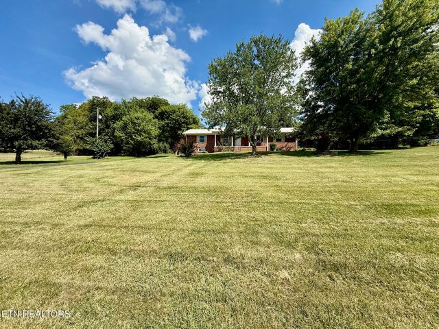 9400 Strawberry Plains Pike, Strawberry Plains, TN 37871