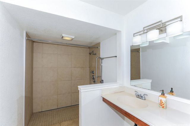 1865 Lanikeha Place, Pearl City, HI 96782