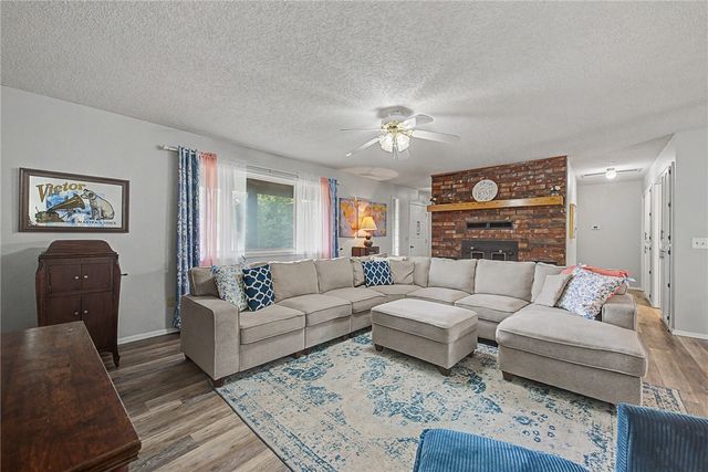 14 Kirkby Circle, Bella Vista, AR 72715