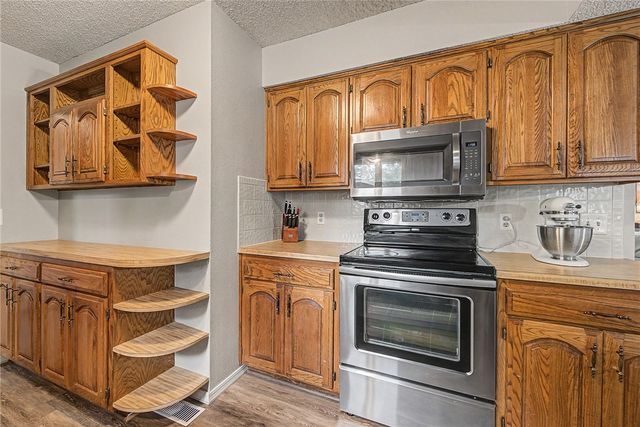 14 Kirkby Circle, Bella Vista, AR 72715