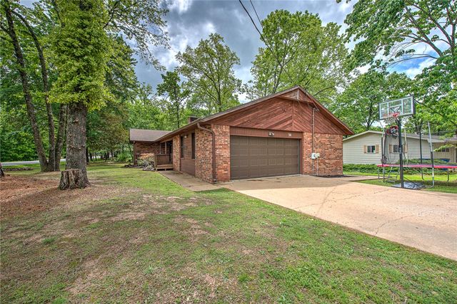 14 Kirkby Circle, Bella Vista, AR 72715