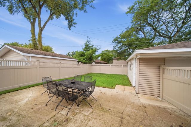 17736 S Ridgeland Avenue, Tinley Park, IL 60477