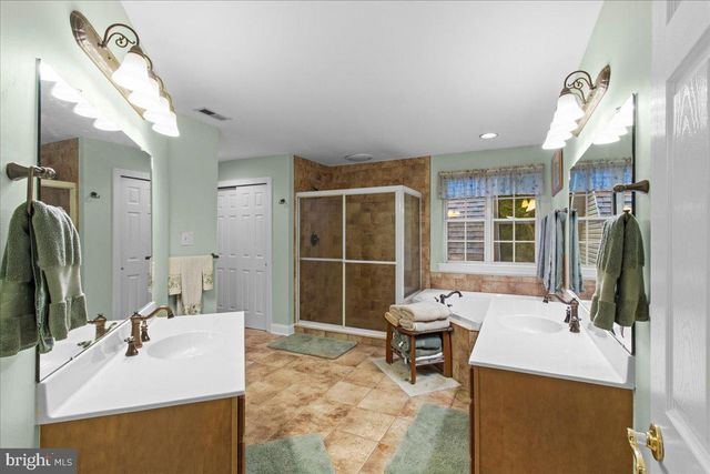 17 WATERVIEW DRIVE, Pilesgrove, NJ 08098