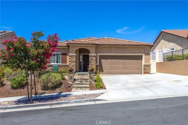 240 Country Club, Calimesa, CA 92320