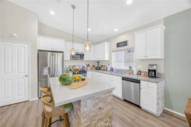 240 Country Club, Calimesa, CA 92320