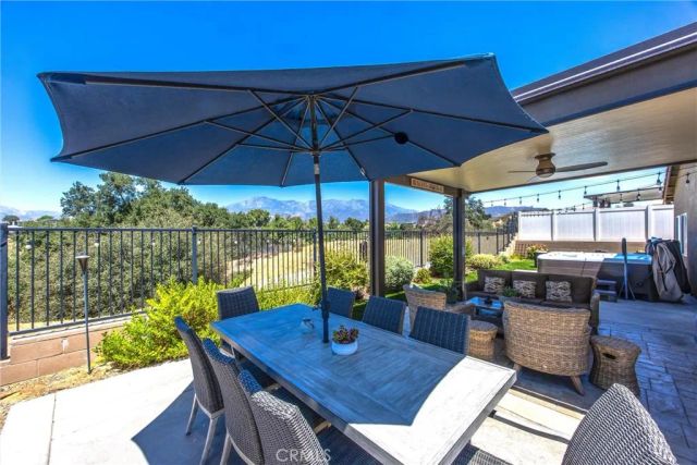 240 Country Club, Calimesa, CA 92320