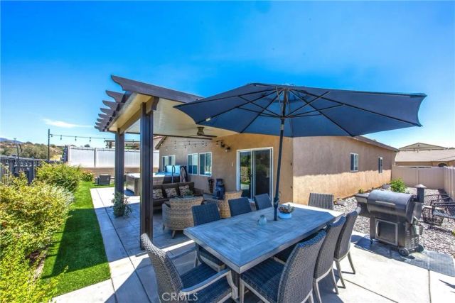 240 Country Club, Calimesa, CA 92320