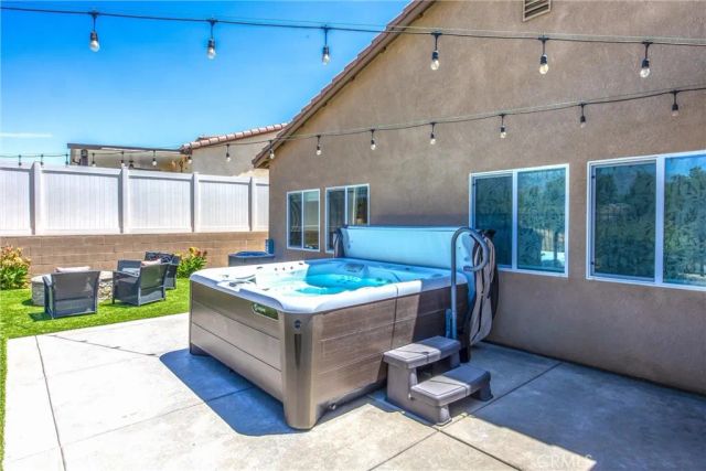 240 Country Club, Calimesa, CA 92320