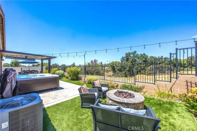 240 Country Club, Calimesa, CA 92320