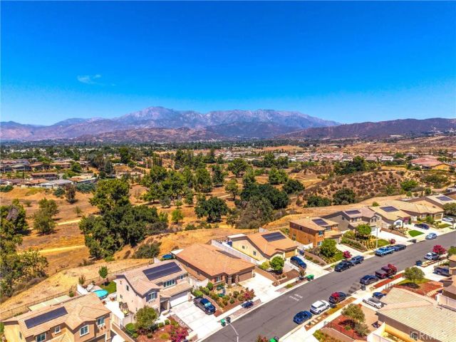 240 Country Club, Calimesa, CA 92320