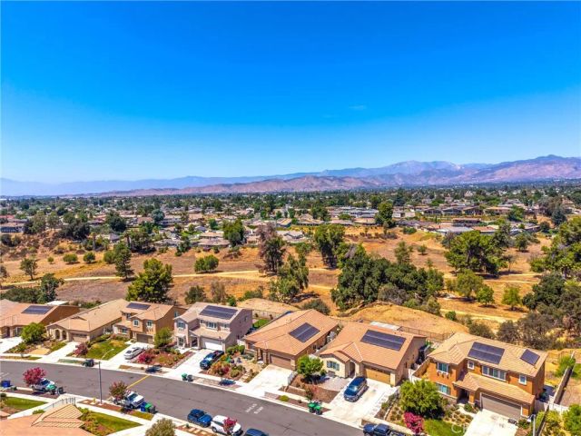 240 Country Club, Calimesa, CA 92320