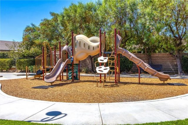240 Country Club, Calimesa, CA 92320