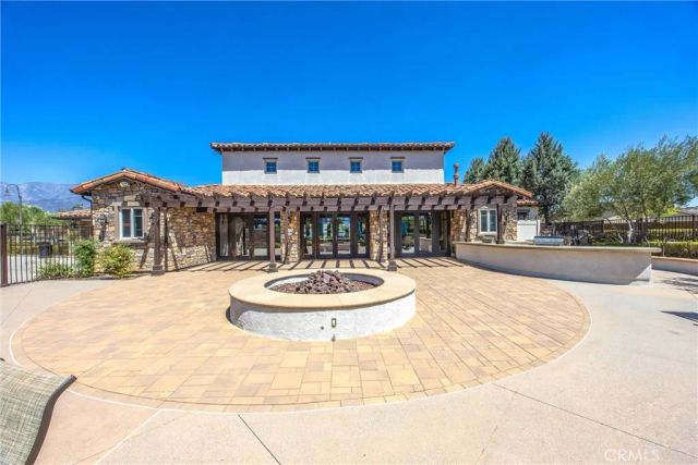 240 Country Club, Calimesa, CA 92320