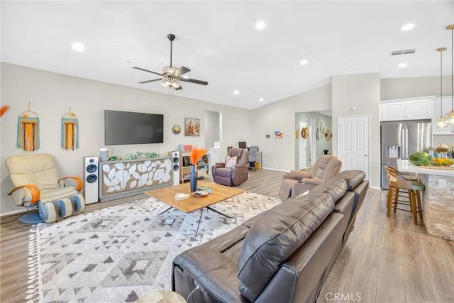 240 Country Club, Calimesa, CA 92320