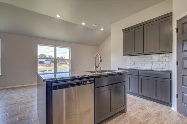 2400 S 27th Court, Chickasha, OK 73018