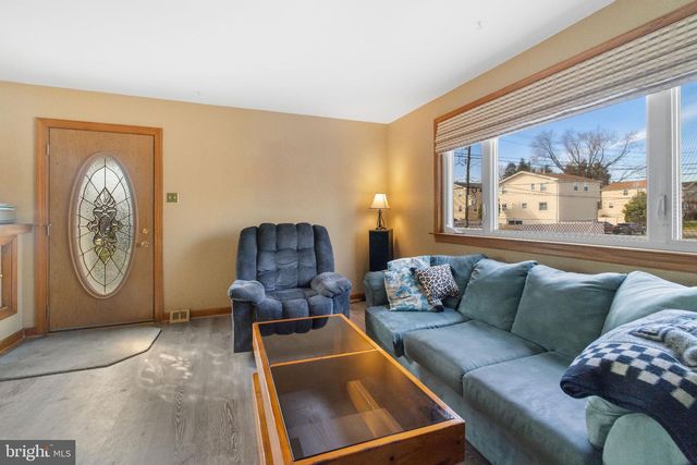 1842 TOMLINSON RD, Philadelphia, PA 19116