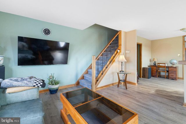 1842 TOMLINSON RD, Philadelphia, PA 19116