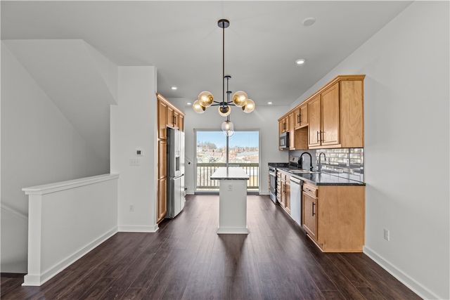 2119 Rose St, Hill District, PA 15219