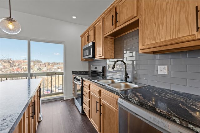 2119 Rose St, Hill District, PA 15219