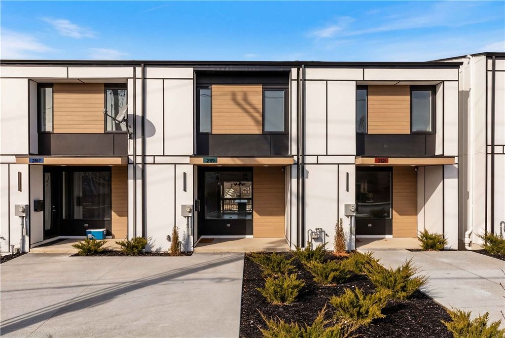 2119 Rose St, Hill District, PA 15219