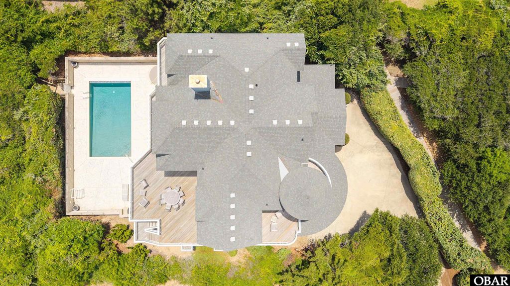 Image 5 of property listing at 275 Whites Point, Corolla, NC 27927