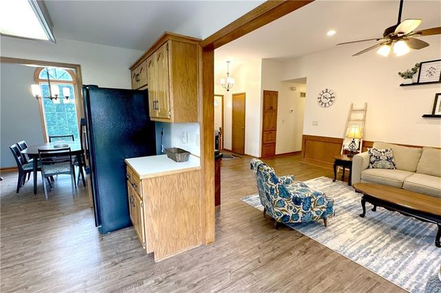 700 NE Hunters Ridge, Lee's Summit, MO 64086