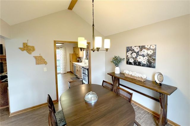 700 NE Hunters Ridge, Lee's Summit, MO 64086