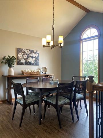 700 NE Hunters Ridge, Lee's Summit, MO 64086