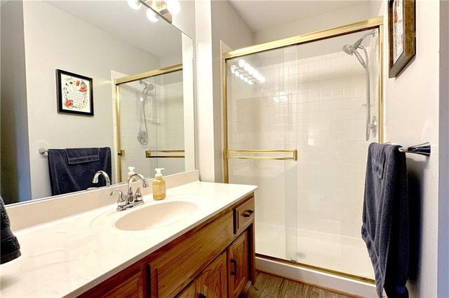 700 NE Hunters Ridge, Lee's Summit, MO 64086