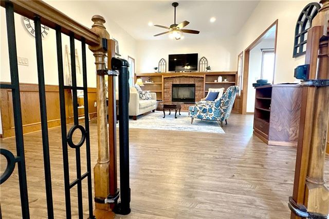 700 NE Hunters Ridge, Lee's Summit, MO 64086