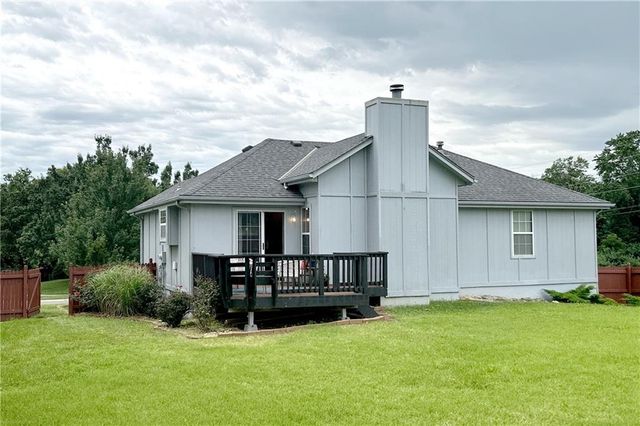 700 NE Hunters Ridge, Lee's Summit, MO 64086