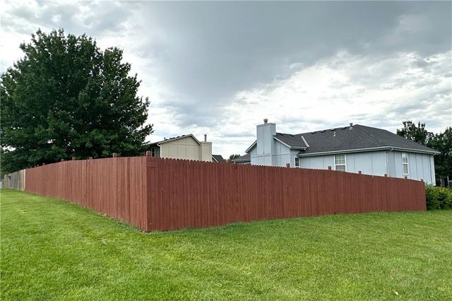 700 NE Hunters Ridge, Lee's Summit, MO 64086
