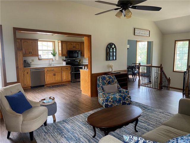 700 NE Hunters Ridge, Lee's Summit, MO 64086