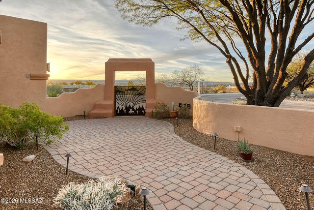 1367 S Madera Reserve Drive, Green Valley, AZ 85614