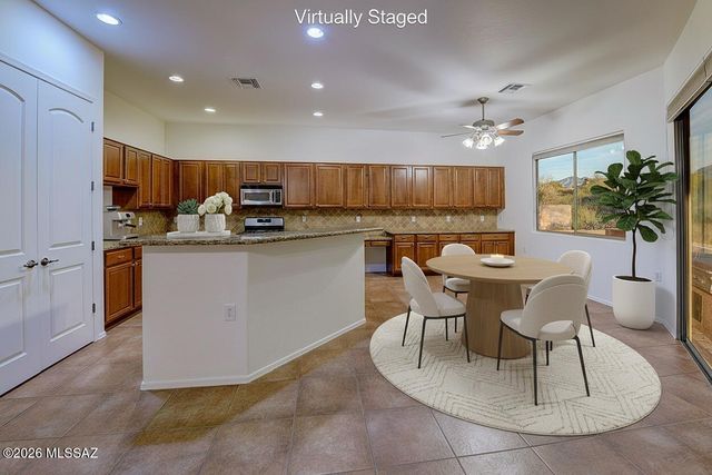 1367 S Madera Reserve Drive, Green Valley, AZ 85614