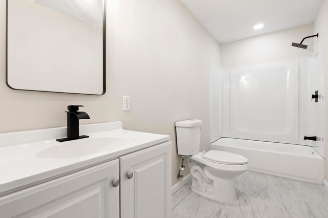 102 W Schmitt Road, Rossville, GA 30741