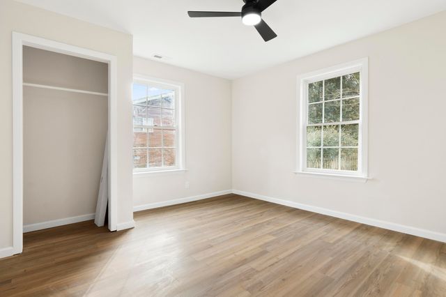 102 W Schmitt Road, Rossville, GA 30741