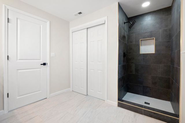 102 W Schmitt Road, Rossville, GA 30741