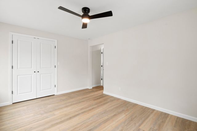 102 W Schmitt Road, Rossville, GA 30741