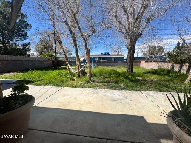 44151 Hardwood Avenue, Lancaster, CA 93534