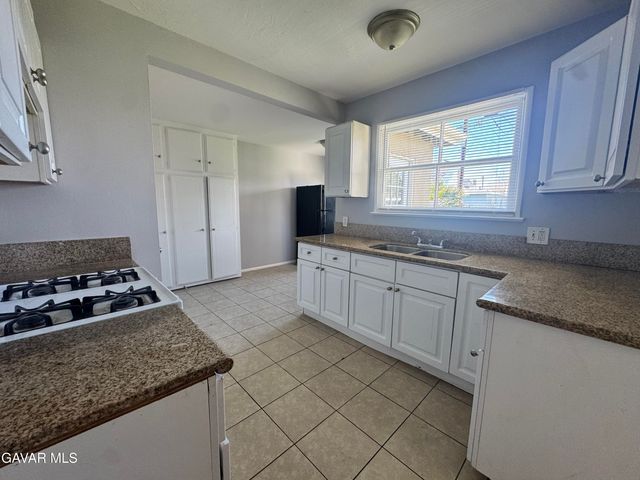 44151 Hardwood Avenue, Lancaster, CA 93534