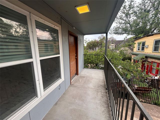 901 E 40th ST 212, Austin, TX 78751